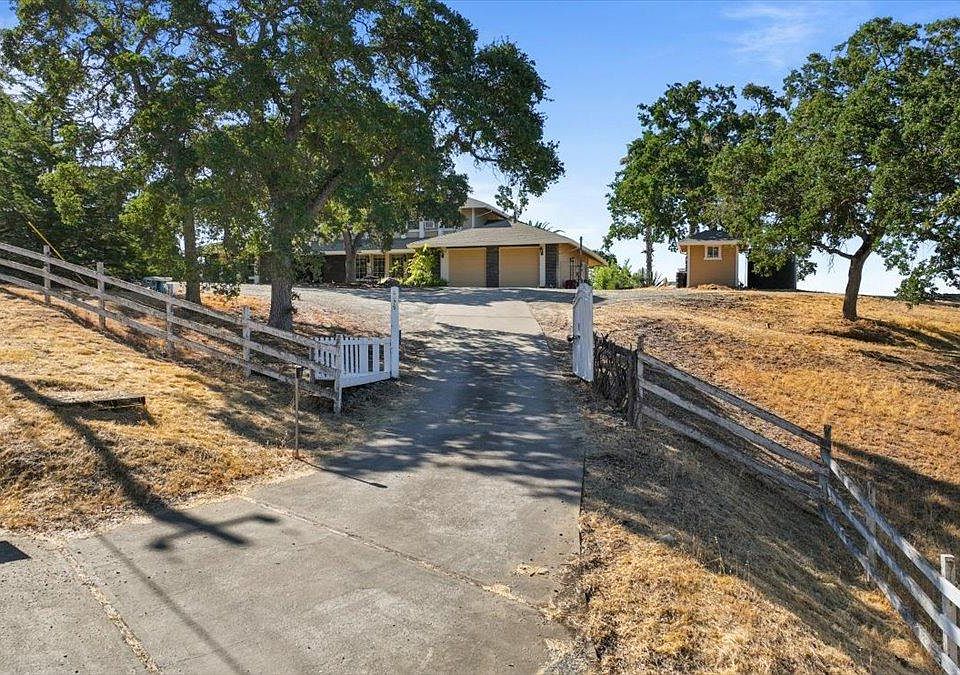1st image of 6075 Bergsma Ln