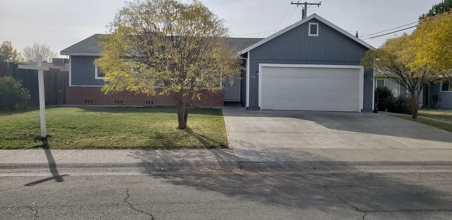 3074 66th Ave photo 1