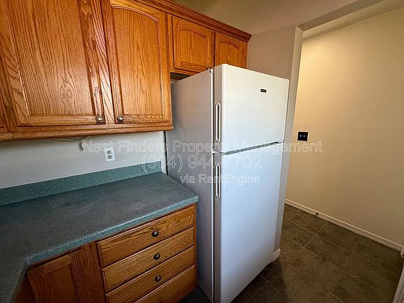 3rd image of 2429 Seabury Pl N