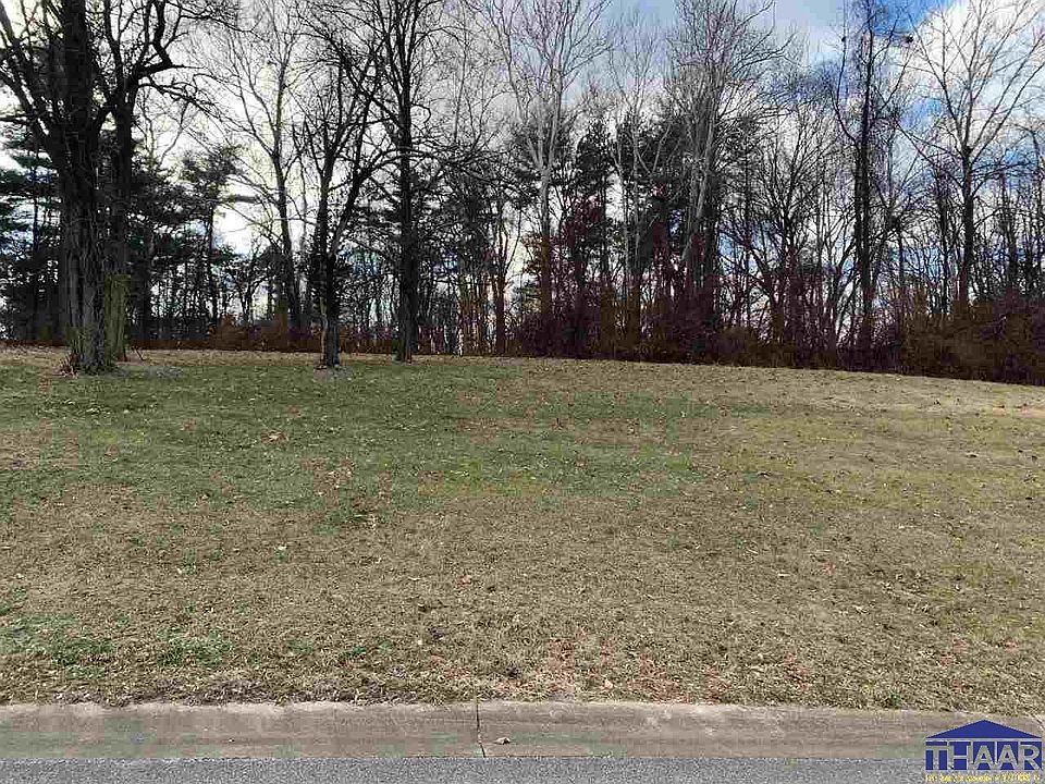 2nd image of 2567 Eisenhower Ln
