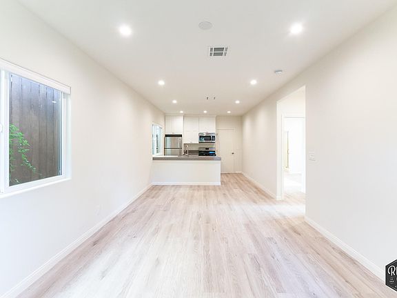 5th image of 3314 Chapman St