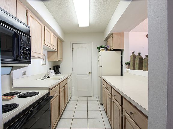 4th image of 1020 15th St APT 12E