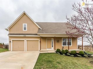 20125 S Crestone St, Spring Hill, KS 66083