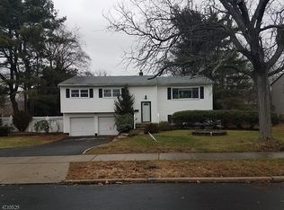 54 Foxwood Dr, Somerset, NJ 08873
