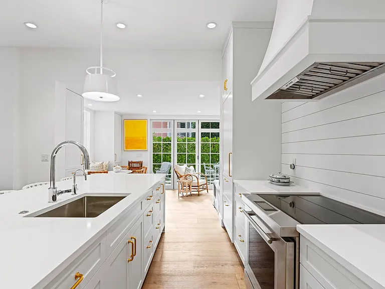 142 Peruvian Ave #1020 — Photo 6