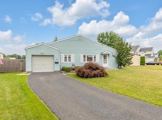 13 W Jack St, Hazlet, NJ 07730