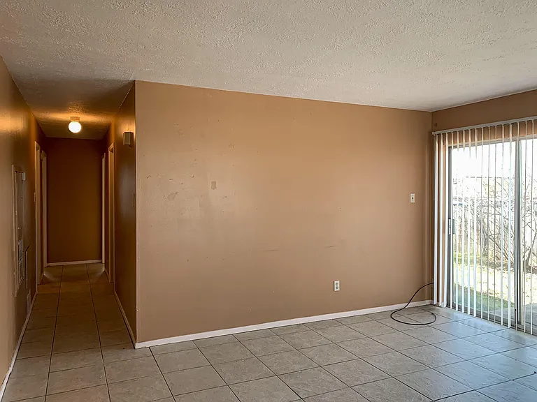 703 Ruth Ct #B — Photo 9