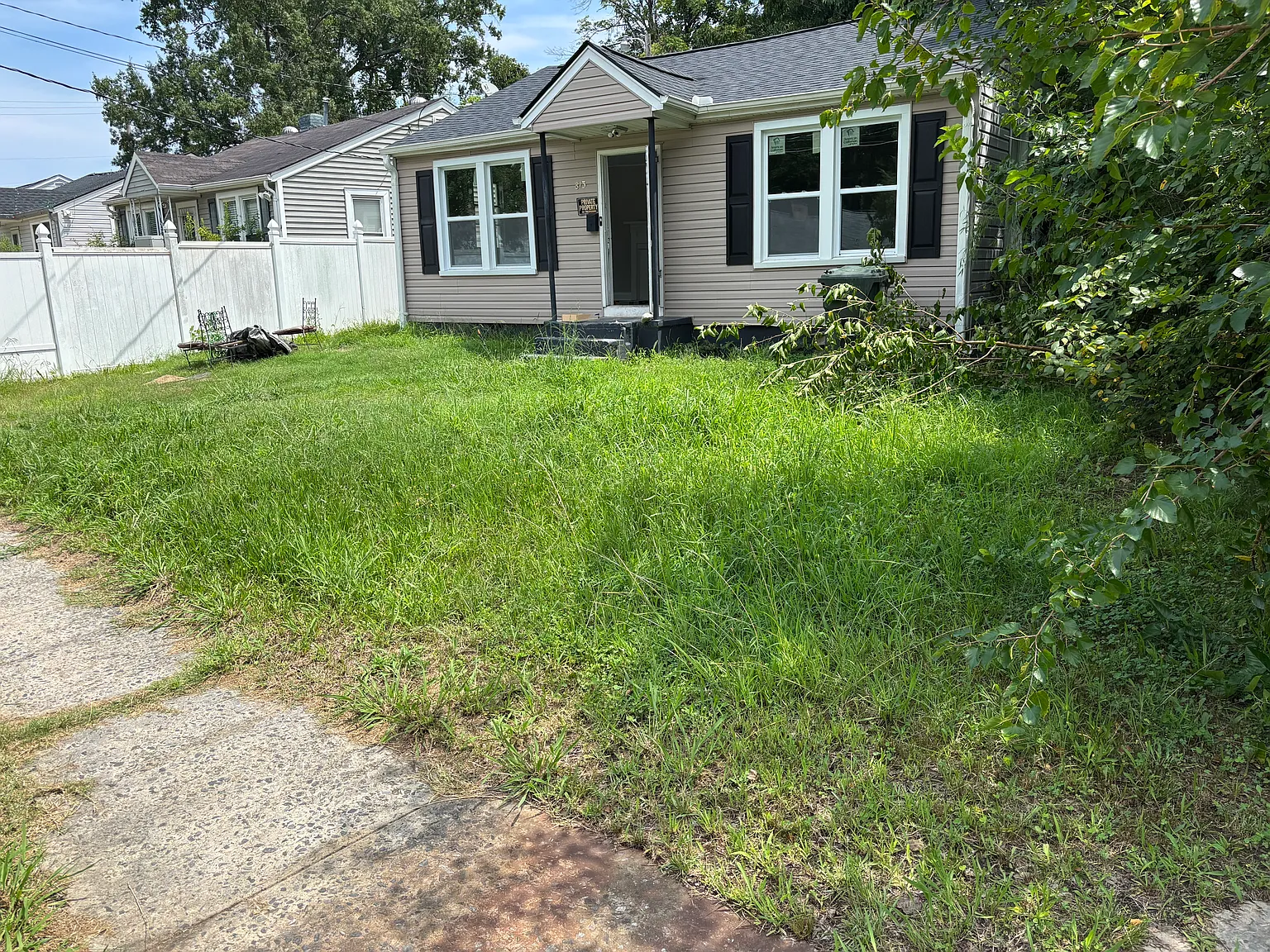 2 bed, 819 sqft, $1,295 — Photo 1