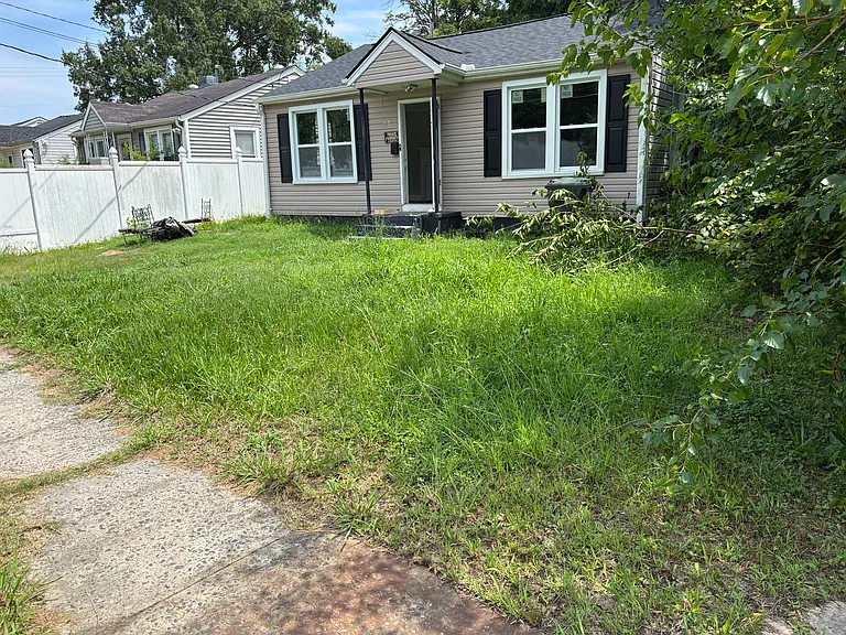 813 Arlington Ave — Photo 1