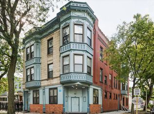 2058 N Albany Ave #1R, Chicago, IL 60647
