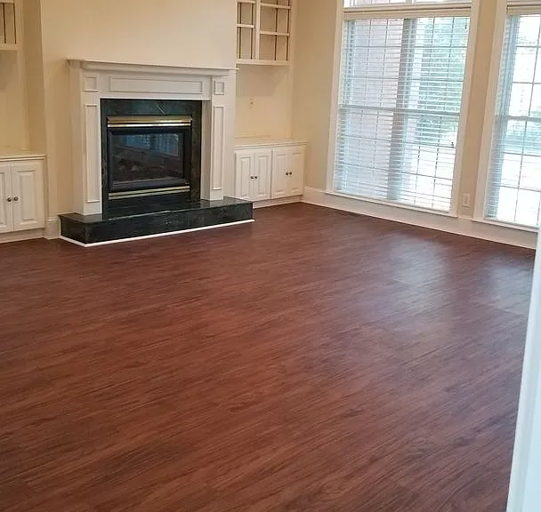 188 Fowler Dr — Photo 2
