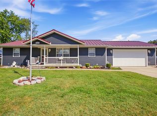 806 S Rosewood St, Effingham, IL 62401