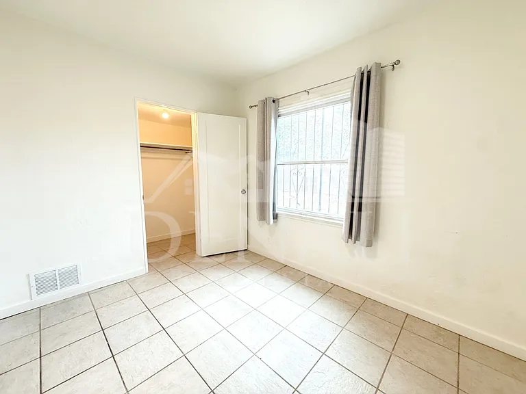 3215 E Willard St #1 — Photo 11