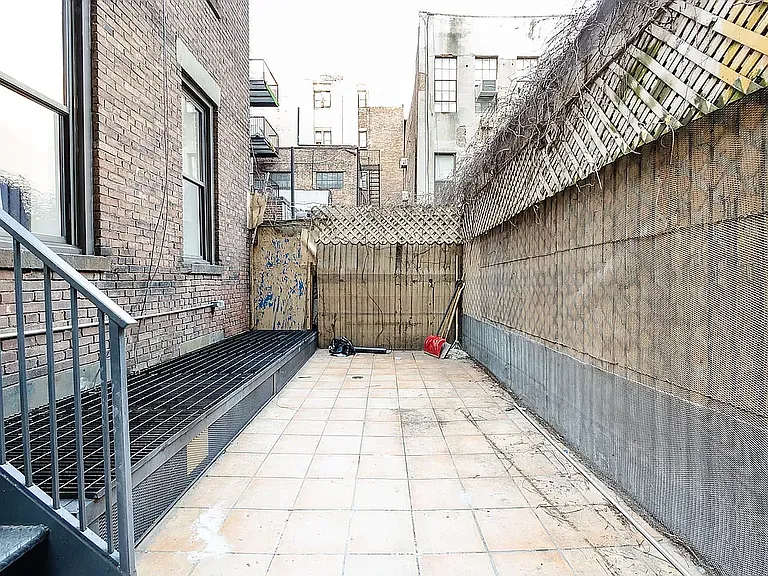 170 1st Ave #G — Photo 7