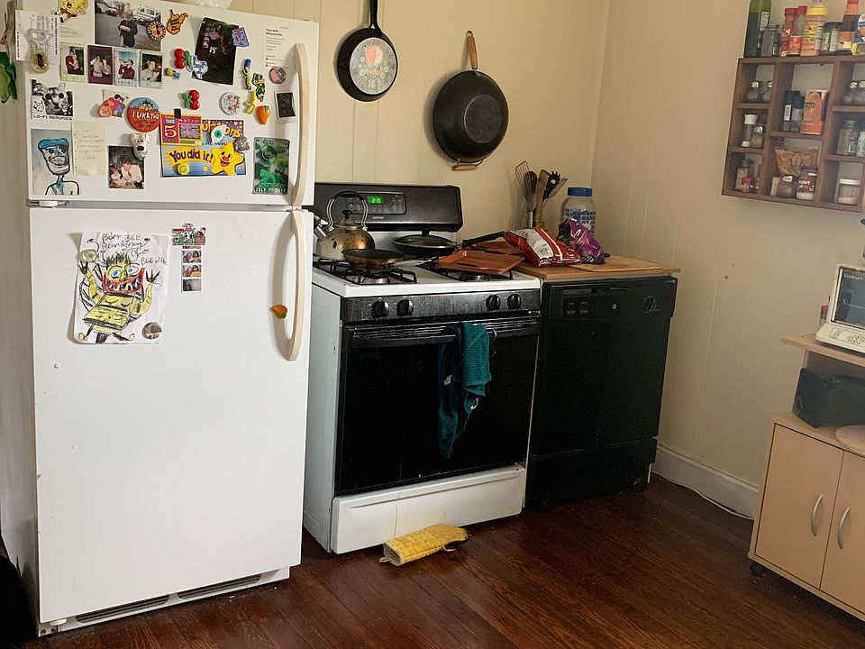 2nd image of 420 W Ferry St #2