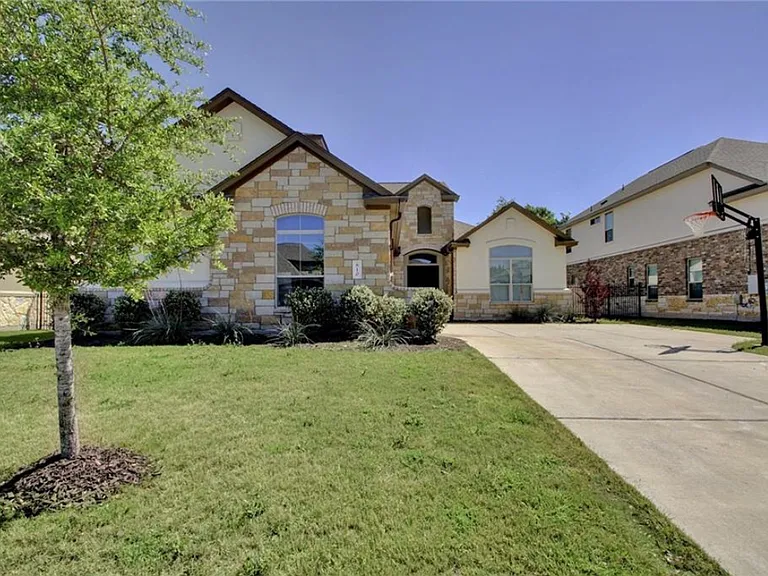 810 Wilson Ranch Pl — Photo 2