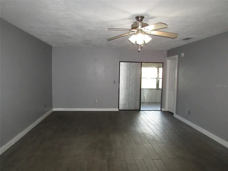 12715 Raeburn Way — Photo 7