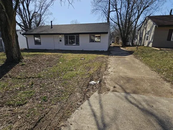 9773 Vickie Pl, Saint Louis, MO 63136