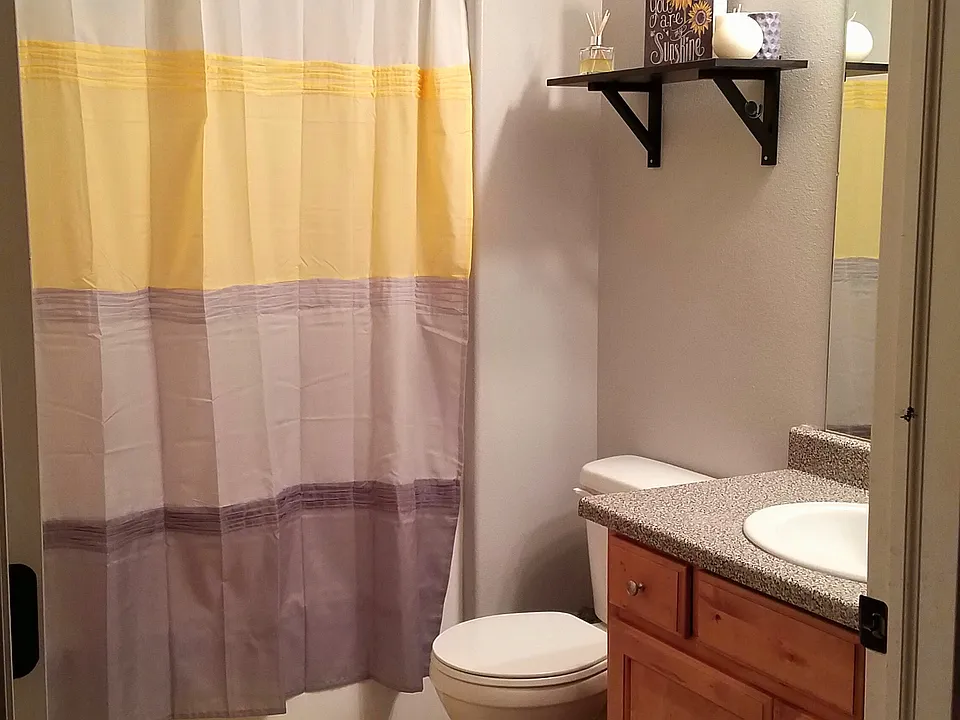 Main bathroom