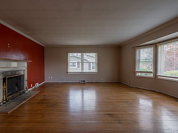 5th image of 131 N Cale St