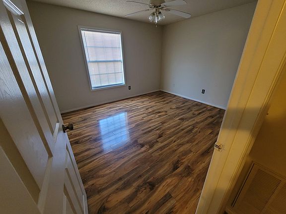 5th image of 7119 W Friendly Ave APT C