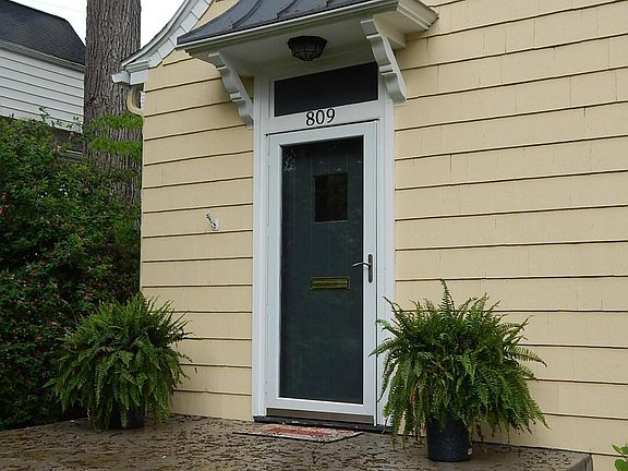 2nd image of 809 Westlawn Ave