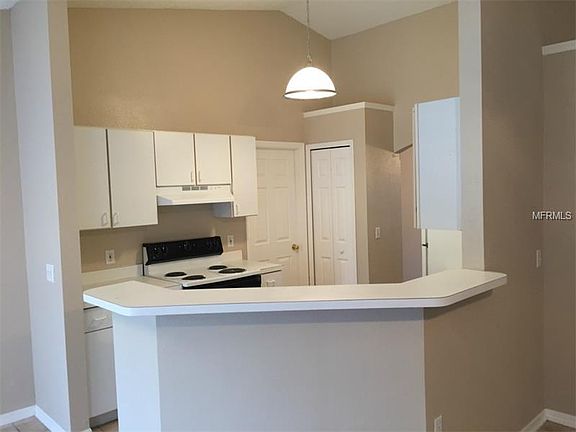 3rd image of 2584 Gramercy Dr
