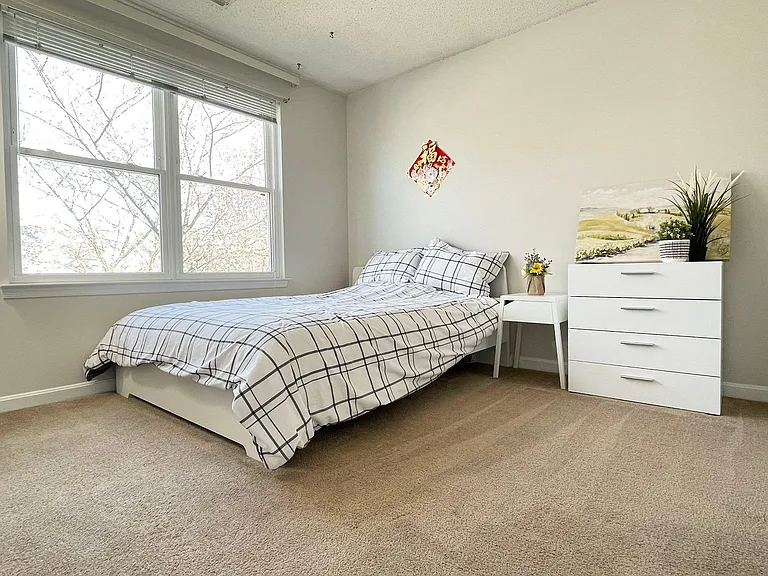 10016 Vanderbilt Cir #9 — Photo 6