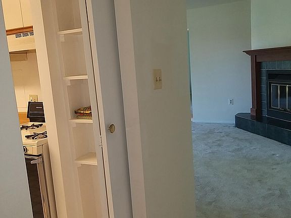 4th image of 2845 Windsor Dr APT 301