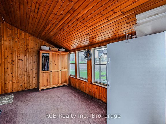 4th image of 3531 Governors Rd