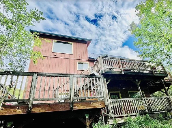 2225 S River Ln, Eagle River, AK 99577