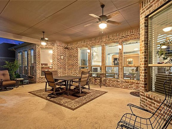 4th image of 2281 Sussex Ln