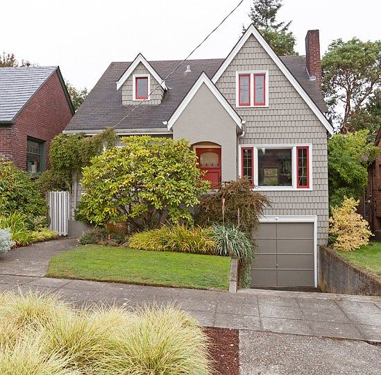 2nd image of 2551 2nd Ave W