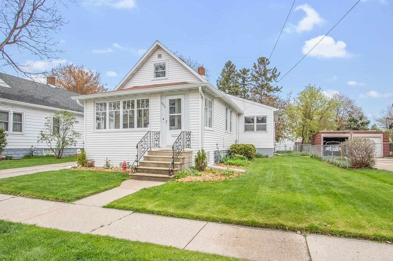 1000 School Pl, Green Bay, WI 54303 Zillow