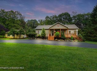 425 Devils Hole Rd, Cresco, PA 18326