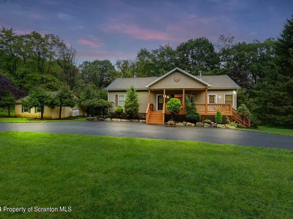 425 Devils Hole Rd, Cresco, PA 18326