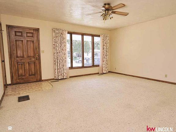 3rd image of 3274 Hitchcock St