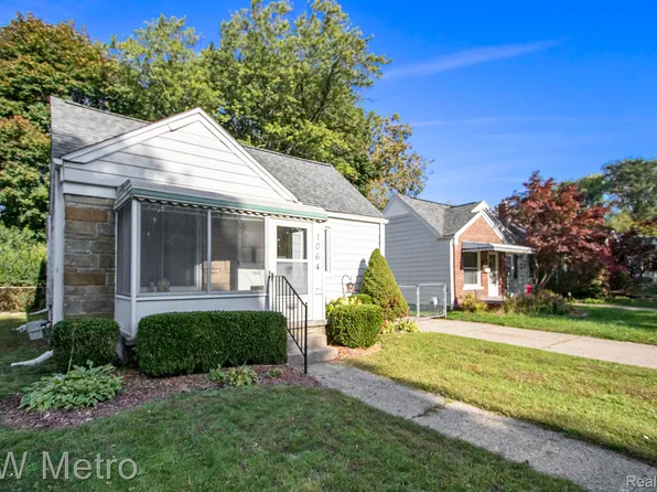 1064 Argyle Ave, Pontiac, MI 48341