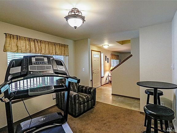 3rd image of 539 SW Hipkins Ct