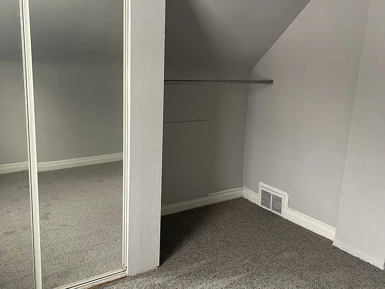 1345 Kellogg Ave — Photo 16