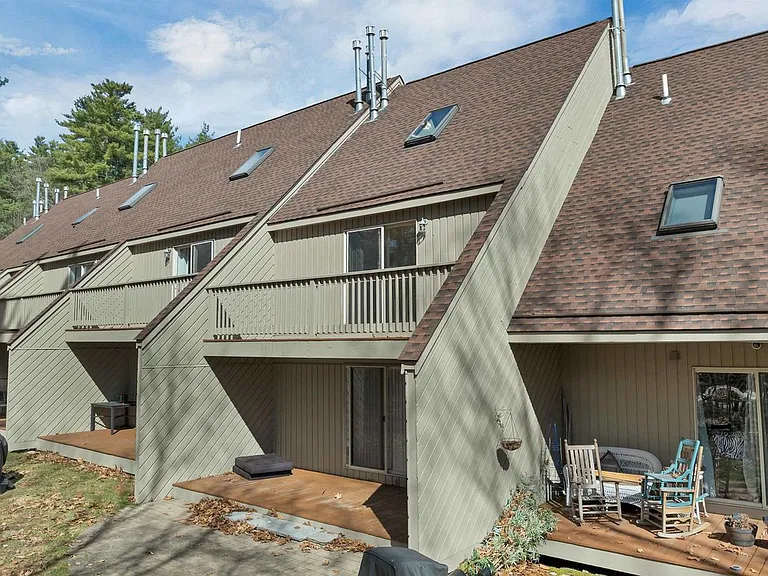 32 Suffolk Ct — Photo 39