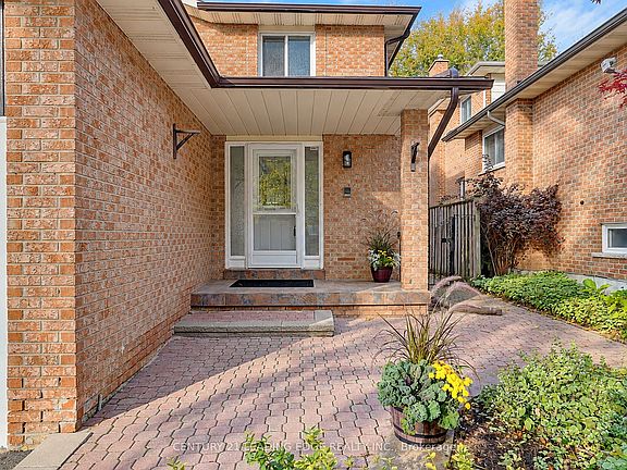 3rd image of 43 Ashland Cres