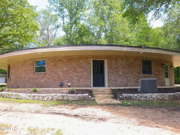 1879 Flowers Rd, Terry, MS 39170