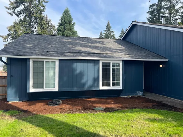 740 NE 29th Pl, Canby, OR 97013