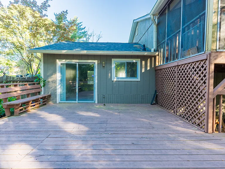 3061 Meadow Wood Ct — Photo 33
