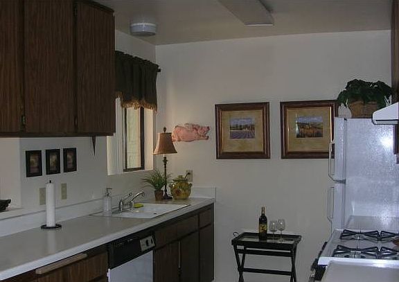 fully equipped kitchen