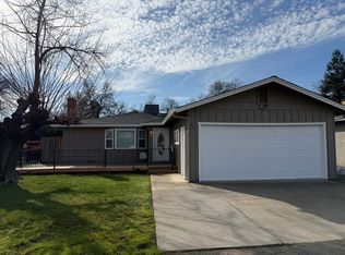 1605 Oakdale Ln, Redding, CA 96002