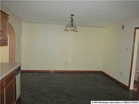 4th image of 2324 Carrolton Dr