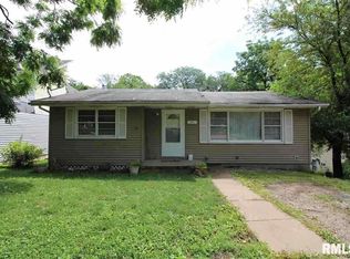320 Lawndale St, Creve Coeur, IL