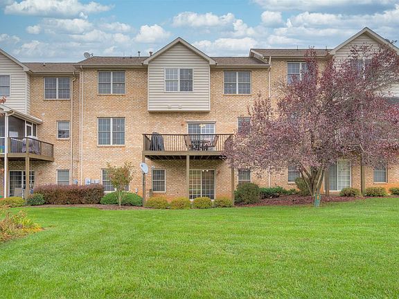 2nd image of 6725 Bay Hill Ct